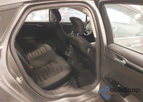 2014 Ford Fusion Se z USA, uszkodzony, nr VIN 1FA6P0H74E5382945